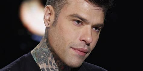 versace ceo fedez|Fedez a sorpresa: “Sono il nuovo Ceo di Versace”. Ma in realtà.